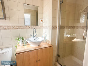 En-Suite- click for photo gallery